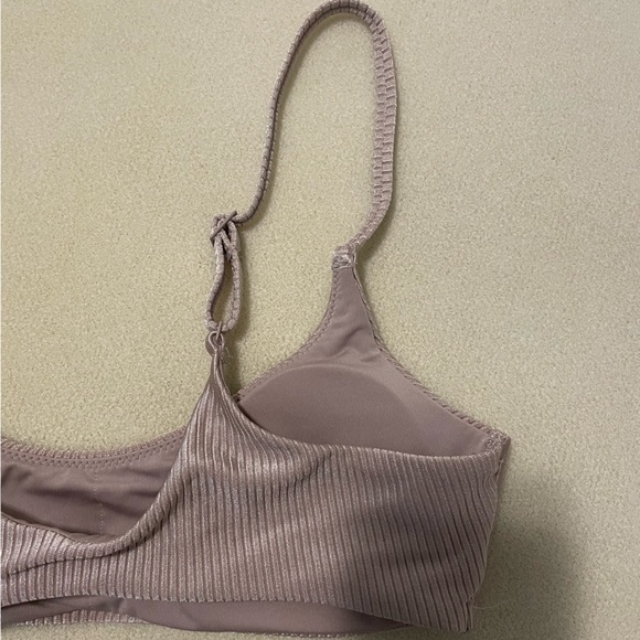 *NEW* Aerie Iridescent Pearl Scooped Top Bikini - Picture 3 of 10